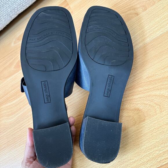 Easy Street Women's Viviana Heeled Sandals Navy Slip On Padded Insole Size 11 - Picture 7 of 10
